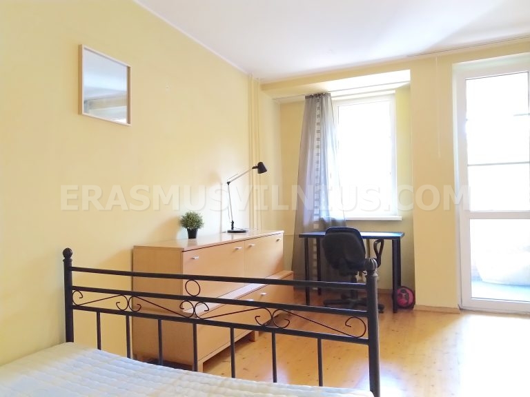 Schlafzimmer mit Lernbereich in 4-Zimmer-Wohnung, Kauno gatvė